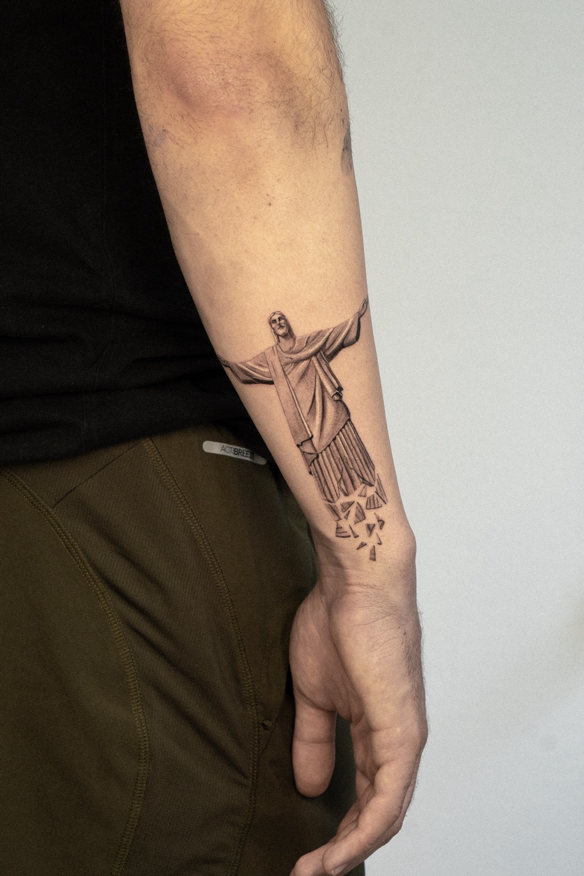 tatuaje personalizado en Santander estilo fine line